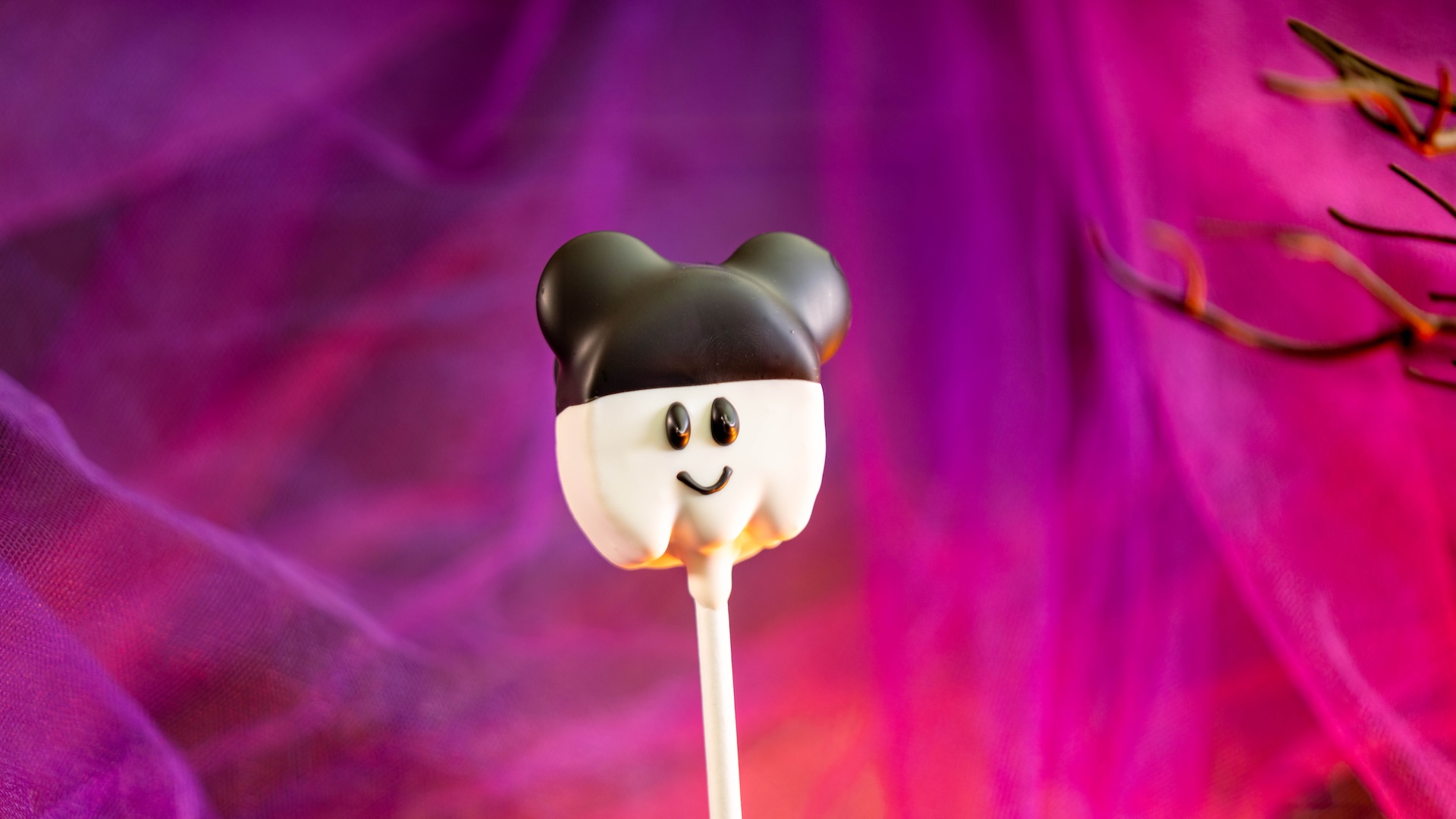 Ghost Cake Pop Halloween Time